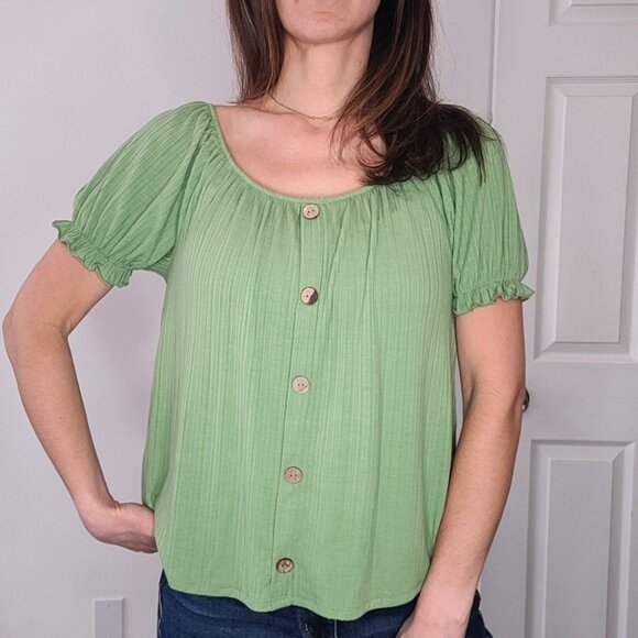 W5 Sage Green Button Front Puff Short Sleeve Blouse Size Medium - Picture 1 of 11